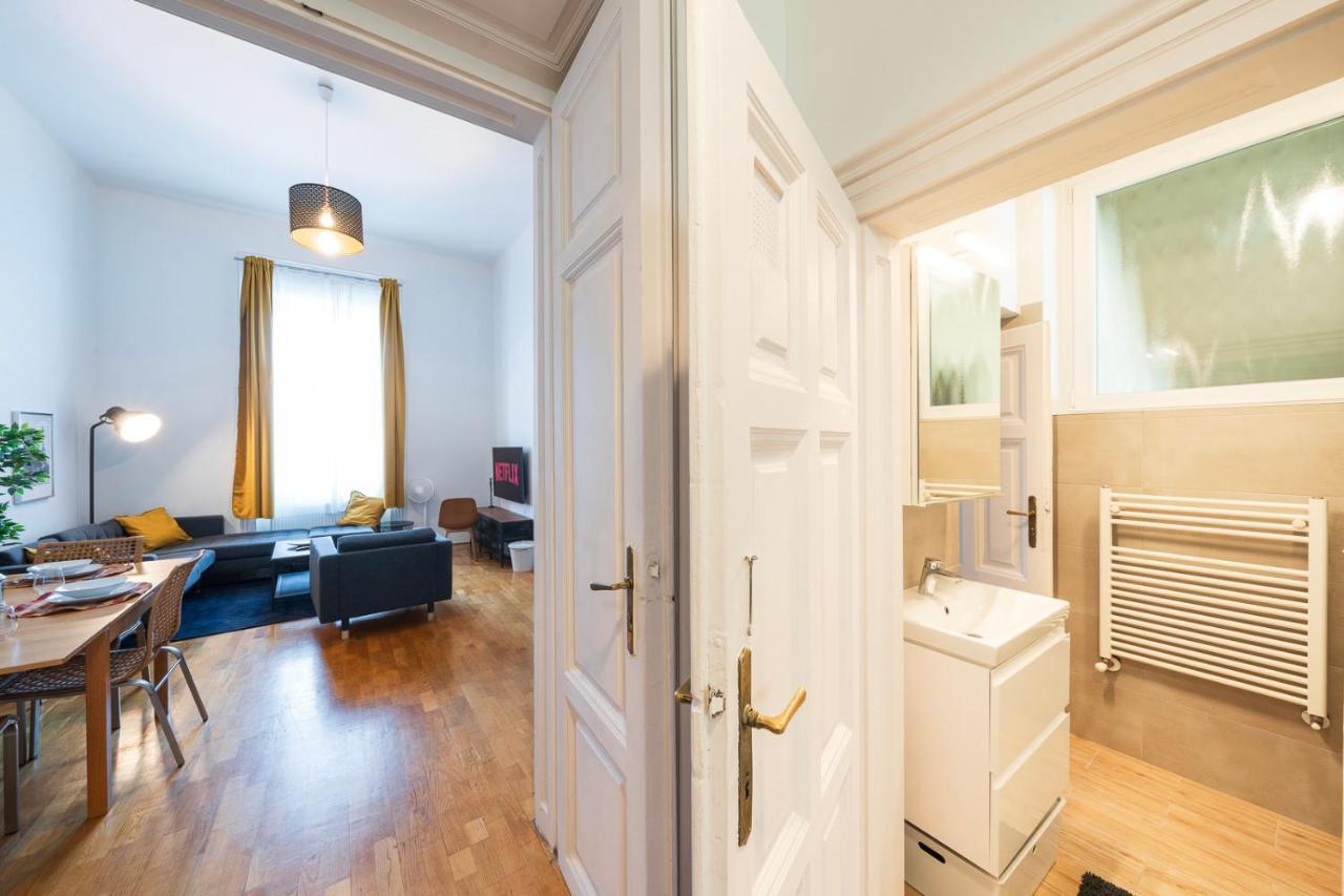 Shining Bright Two Bedroom Apt Next To Andrassy Ave Budapeste Exterior foto