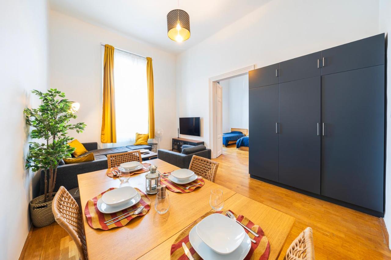 Shining Bright Two Bedroom Apt Next To Andrassy Ave Budapeste Exterior foto